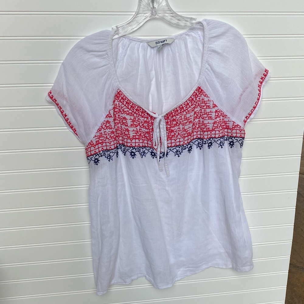 Old Navy White Embroidered Blue/Red Boho Top